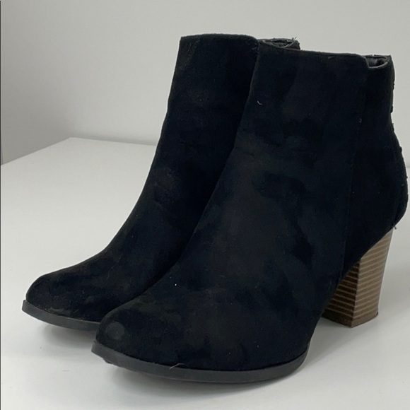 Rue 21 etc. size 10 heeled booty black suede look - Picture 1 of 8